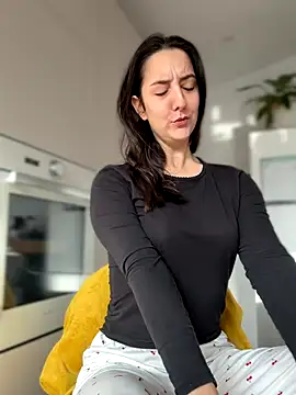  Juliette online show from November 19, 2025, 9:53 am