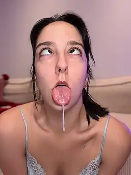  Juliette online show from April 19, 2026, 7:38 pm