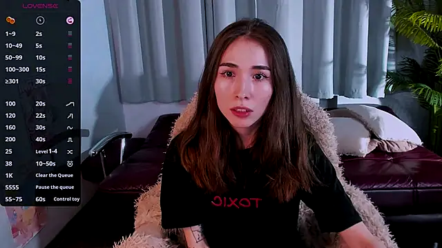 ashleyro1 online show from November 26, 2025, 7:52 am