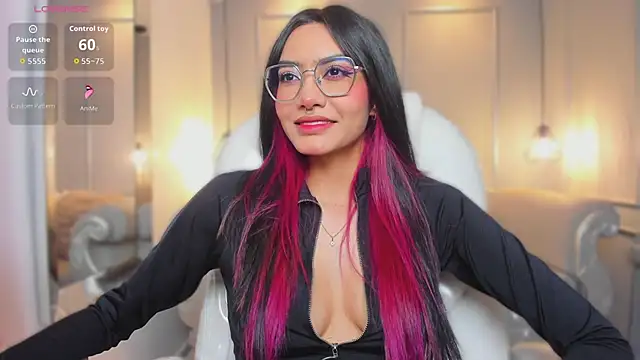 Snapshot of AzuraKindong chatting on February 6, 2026, 7:21 pm AzuraKindong online show from February 6, 2026, 7:21 pm