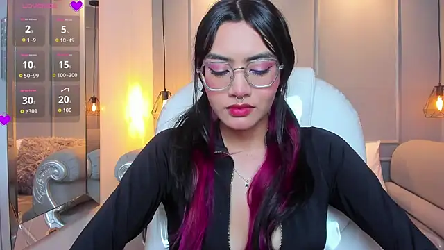 Snapshot of AzuraKindong chatting on January 15, 2026, 7:17 pm AzuraKindong online show from January 15, 2026, 7:17 pm