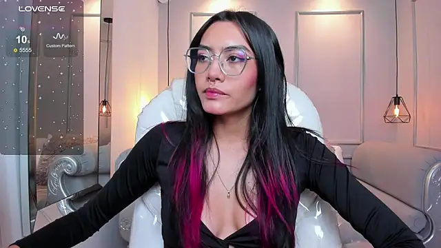 Snapshot of AzuraKindong chatting on September 15, 2025, 7:25 pm AzuraKindong online show from September 15, 2025, 7:25 pm