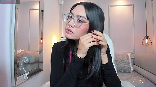 Snapshot of AzuraKindong chatting on November 6, 2025, 7:07 pm AzuraKindong online show from November 6, 2025, 7:07 pm