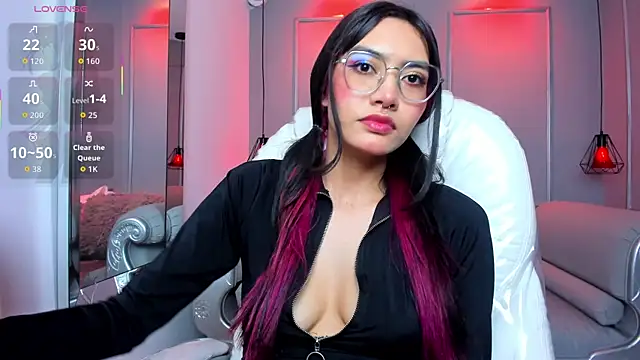 Snapshot of AzuraKindong chatting on December 19, 2025, 7:38 pm AzuraKindong online show from December 19, 2025, 7:38 pm