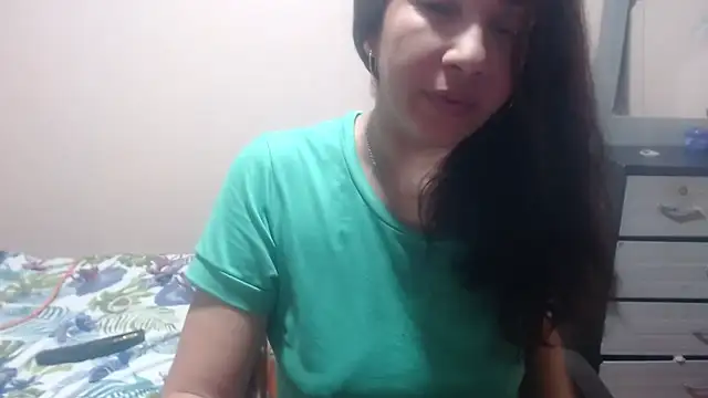 Snapshot of Ainhoa-hot chatting on May 4, 2026, 7:33 am Ainhoa-hot online show from May 4, 2026, 7:33 am