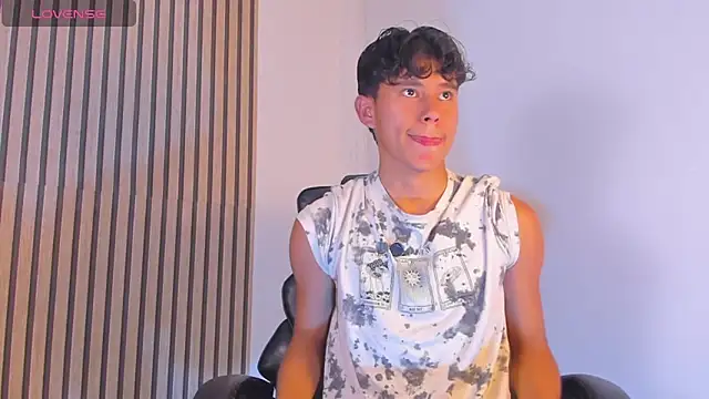 Snapshot of Angel_esteban_fx chatting on May 8, 2026, 8:34 pm Angel esteban fx online show from May 8, 2026, 8:34 pm