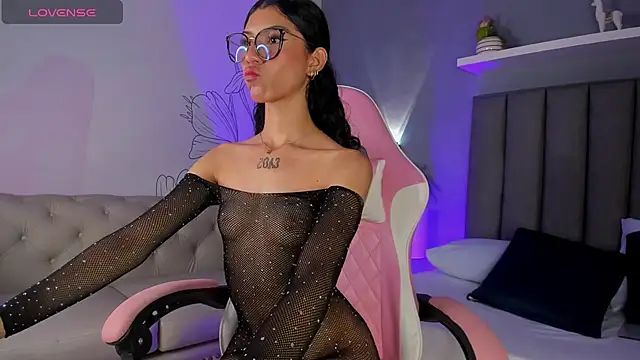 atenea jones online show from October 28, 2025, 2:45 am