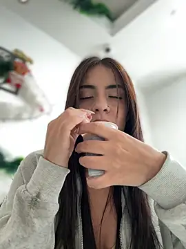 hannacruzsj online show from December 21, 2025, 12:29 pm