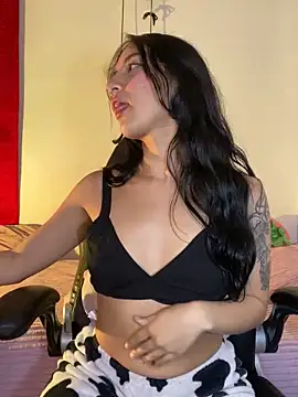 Steph x online show from April 18, 2026, 1:41 am