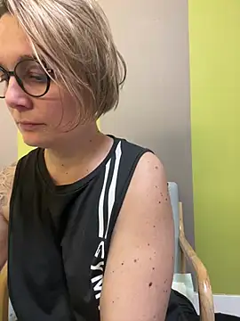 Snapshot of marinella07 chatting on February 24, 2025, 1:31 pm marinella07 online show from February 24, 2025, 1:31 pm