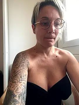 Snapshot of marinella07 chatting on January 8, 2026, 9:15 am marinella07 online show from January 8, 2026, 9:15 am