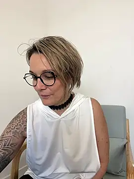 Snapshot of marinella07 chatting on March 13, 2025, 1:29 pm marinella07 online show from March 13, 2025, 1:29 pm