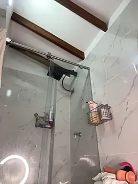 Juanelopez1 online show from October 5, 2025, 9:38 pm