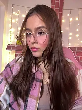 Snapshot of Juanelopez1 chatting on February 16, 2026, 12:53 am Juanelopez1 online show from February 16, 2026, 12:53 am