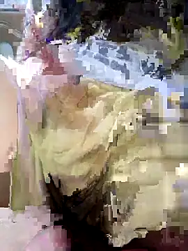 Snapshot of -Almira- chatting on September 16, 2025, 6:20 pm -Almira- online show from September 16, 2025, 6:20 pm