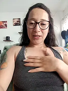 emilypoppy3 online show from February 21, 2026, 8:33 pm