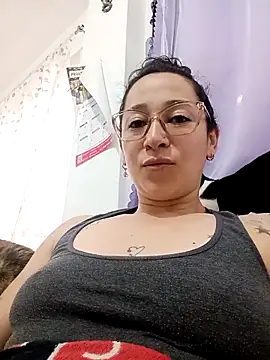 emilypoppy3 online show from April 15, 2026, 10:10 pm