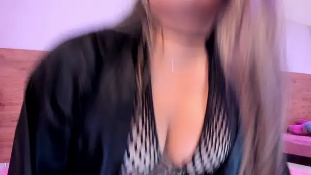 DeboraEvans online show from December 3, 2025, 8:30 pm