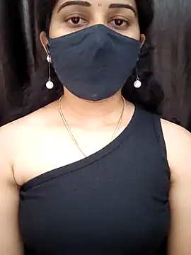 Snapshot of Angleannie chatting on November 4, 2025, 7:28 pm Angleannie online show from November 4, 2025, 7:28 pm