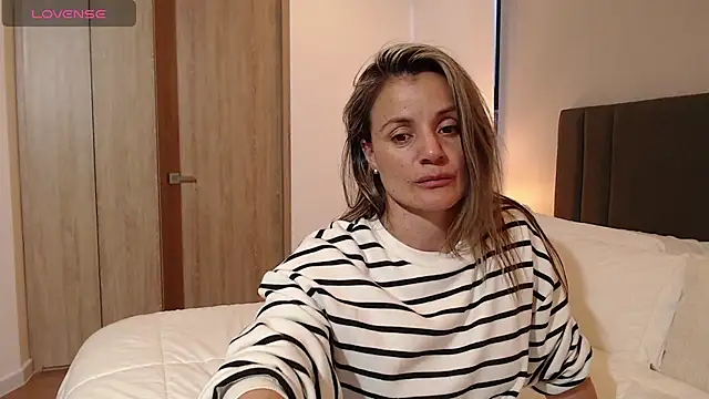 sweetfantasyy69 online show from December 23, 2024, 10:55 pm