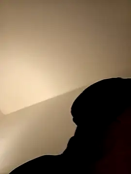 Guitccch online show from April 21, 2026, 4:41 am