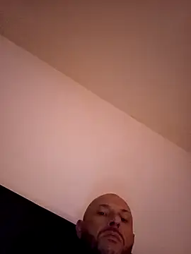 Guitccch online show from April 20, 2026, 6:16 am