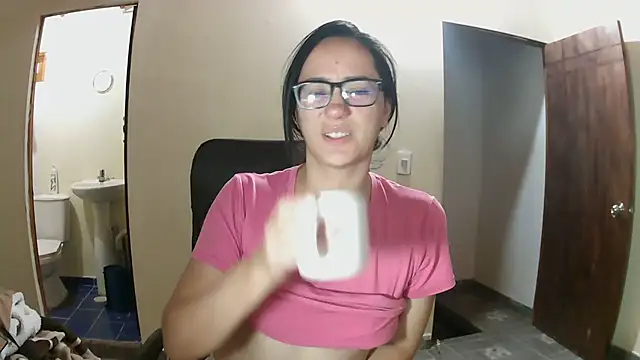 Snapshot of brittanycheeks chatting on February 24, 2026, 11:55 am brittanycheeks online show from February 24, 2026, 11:55 am