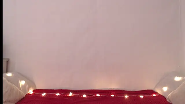 Snapshot of Emily_hardcore chatting on February 18, 2026, 9:33 pm Emily hardcore online show from February 18, 2026, 9:33 pm