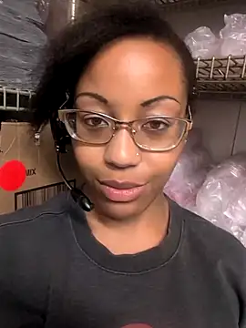 samone9 online show from April 19, 2026, 3:24 pm