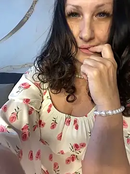 Snapshot of Katie-n chatting on May 26, 2026, 7:06 am Katie-n online show from May 26, 2026, 7:06 am