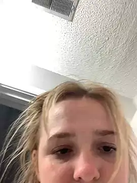 Snapshot of cammy2 chatting on February 25, 2025, 10:31 pm cammy2 online show from February 25, 2025, 10:31 pm