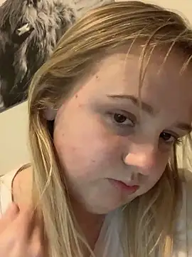 Snapshot of cammy2 chatting on January 22, 2025, 2:15 am cammy2 online show from January 22, 2025, 2:15 am