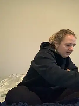 Snapshot of cammy2 chatting on December 26, 2024, 10:20 pm cammy2 online show from December 26, 2024, 10:20 pm
