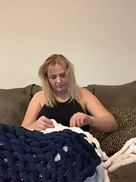Snapshot of cammy2 chatting on February 3, 2025, 8:13 pm cammy2 online show from February 3, 2025, 8:13 pm