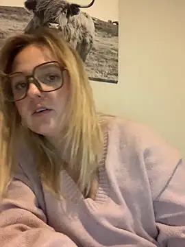 Snapshot of cammy2 chatting on January 20, 2025, 11:54 pm cammy2 online show from January 20, 2025, 11:54 pm
