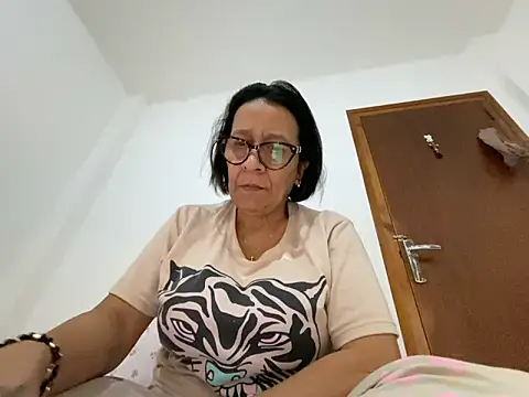 sweeviolet online show from April 2, 2026, 7:15 am