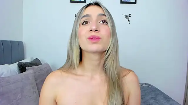 im sarah34 online show from November 12, 2025, 7:07 pm