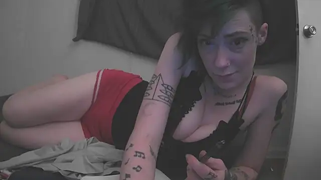 Snapshot of Emily0903 chatting on October 5, 2025, 4:36 am Emily0903 online show from October 5, 2025, 4:36 am