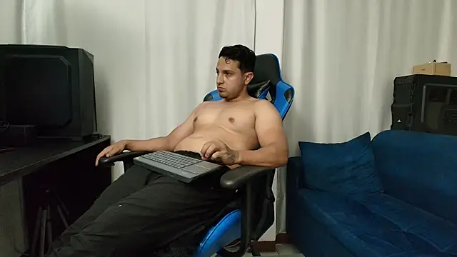 Snapshot of hott_dicks chatting on April 30, 2026, 11:20 pm hott dicks online show from April 30, 2026, 11:20 pm