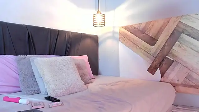 EmmilyBrant online show from February 24, 2026, 12:39 pm