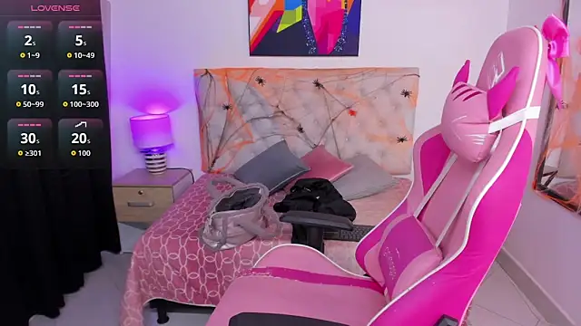 KristalFoxx online show from October 27, 2025, 11:00 am