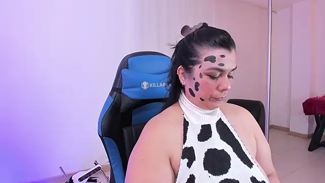 martina foxy  online show from March 13, 2026, 12:21 pm