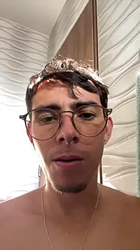 MauroD17 online show from April 24, 2026, 9:50 pm