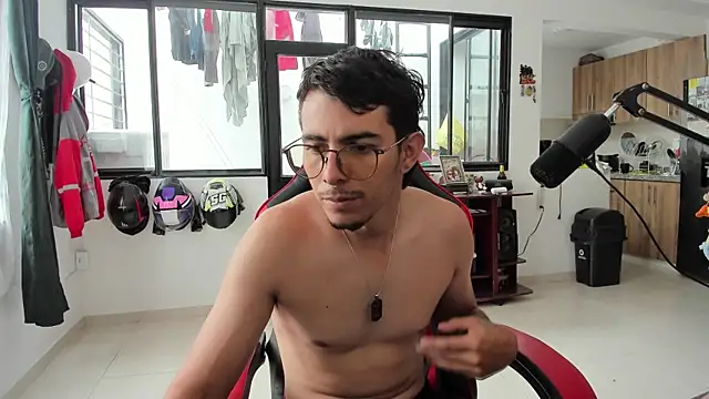 MauroD17 online show from April 11, 2026, 3:27 pm