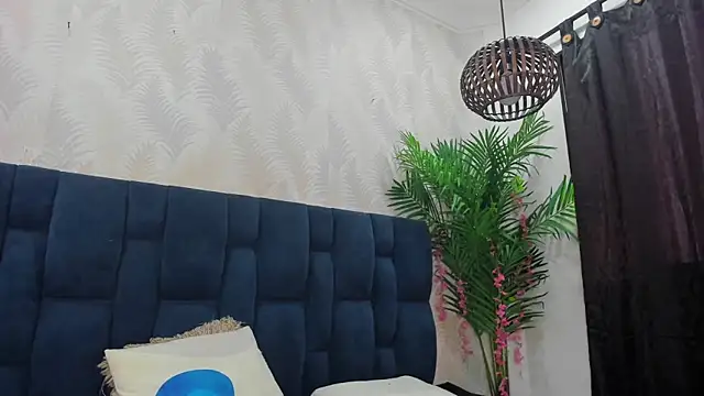 Snapshot of Ammy_Connor1 chatting on December 19, 2025, 8:44 pm Ammy Connor1 online show from December 19, 2025, 8:44 pm