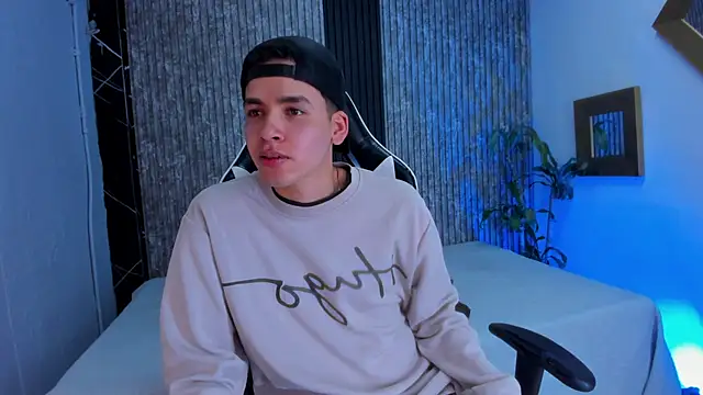 Mike 0233  online show from October 8, 2025, 4:47 am