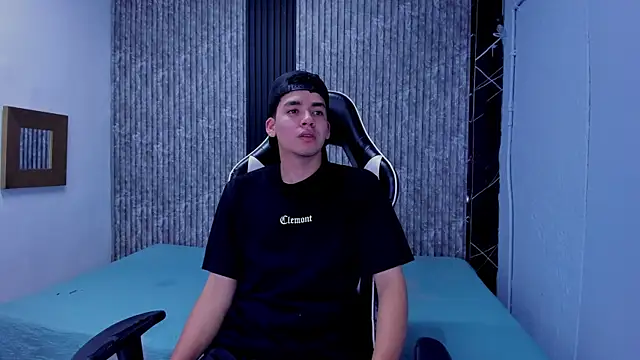 Mike 0233  online show from November 27, 2025, 4:35 am