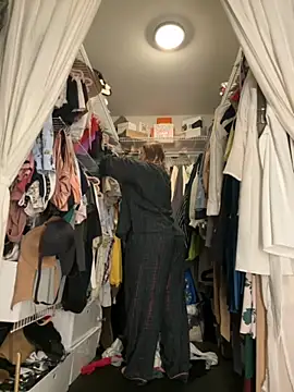 GingerSnap33 online show from October 28, 2025, 4:35 am