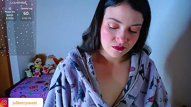 juli05star20 online show from September 12, 2025, 3:17 am