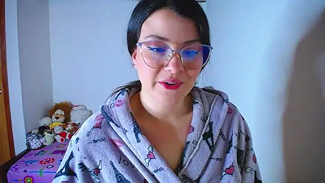 juli05star20 online show from October 5, 2025, 8:54 pm